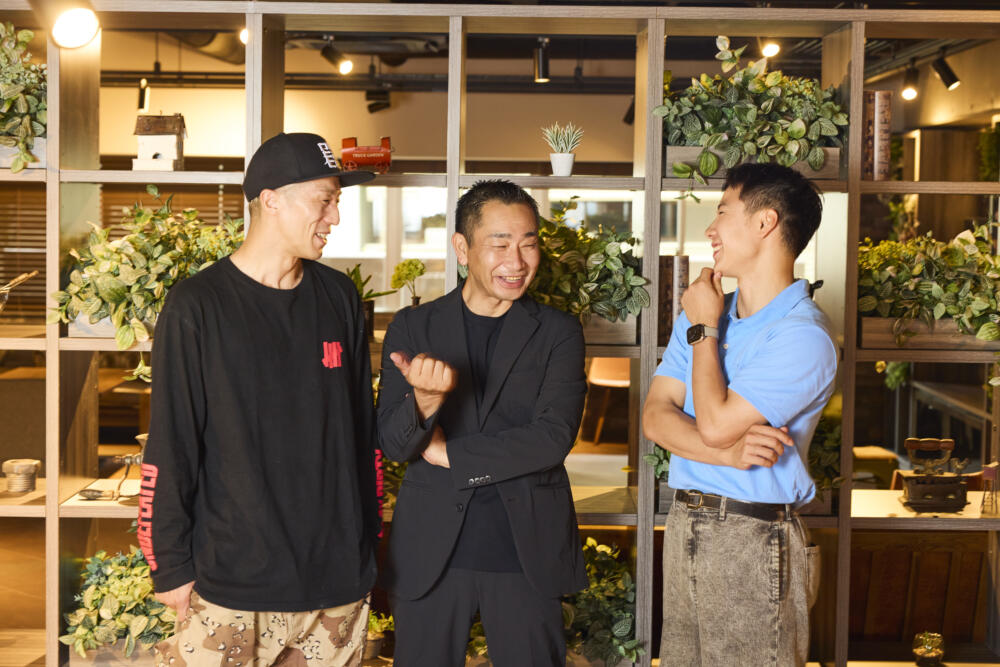 COINSでつながる。仲間と挑む、新しい未来。